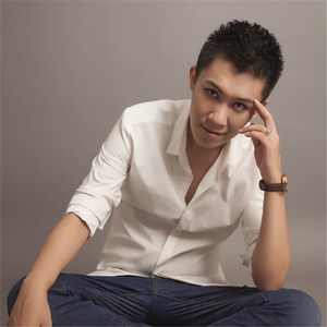 撕开她的胸罩猛吸奶头的视频
